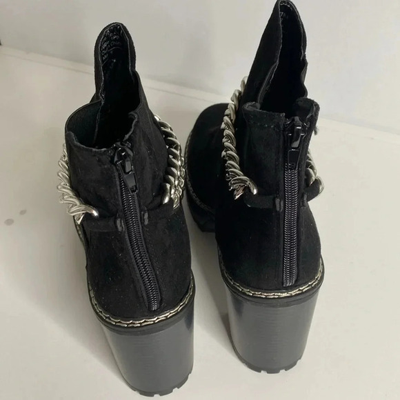 OLIVIA MILLER Afternoon Gaze Chelsea Boots - Picture 5 of 8